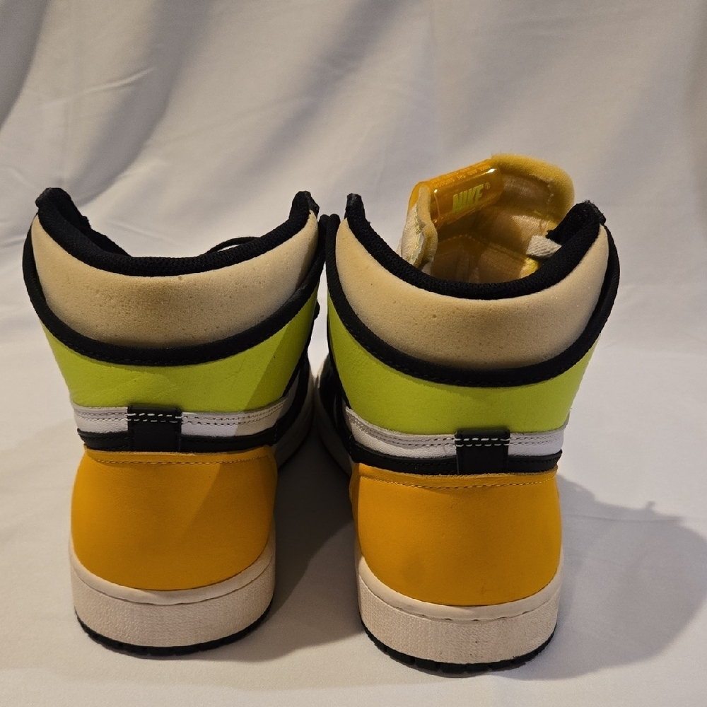 Nike Air Jordan 1 Volt Retro High OG Size 10 - Picture 2 of 11